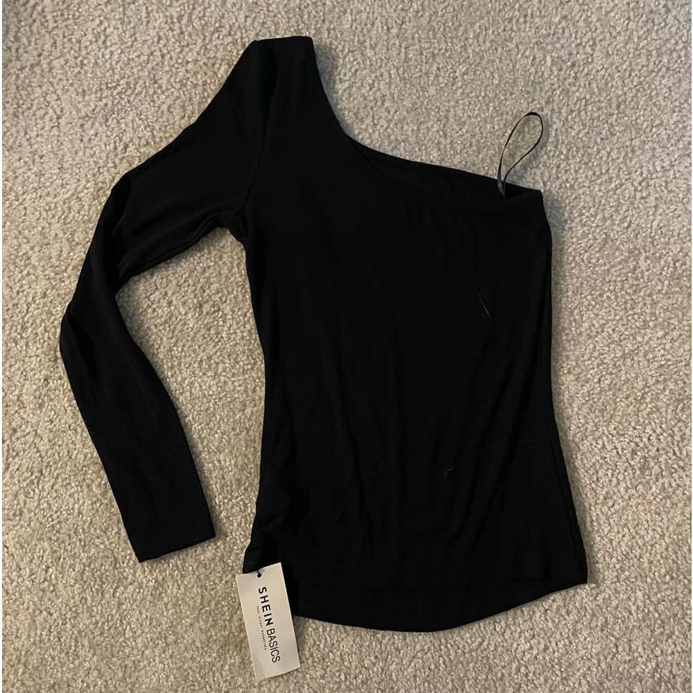 One shoulder long sleeve top
